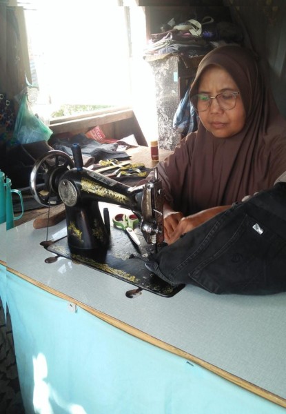 Jahit dengan Jiwa: Mengukir Kesan di Jantung Cilacap